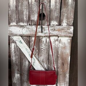 VTG Coach Crossbody Shoulder Bag Red Glove Tanned Leather Adj. Strap 7578 **Read